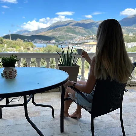 Elizabeth 4* Himara