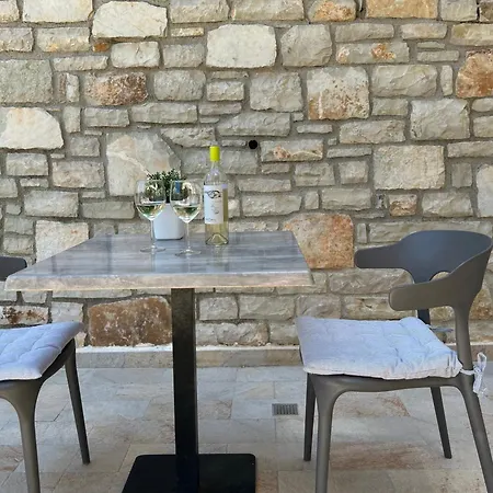 Elizabeth Hotel apartamentowy Himara