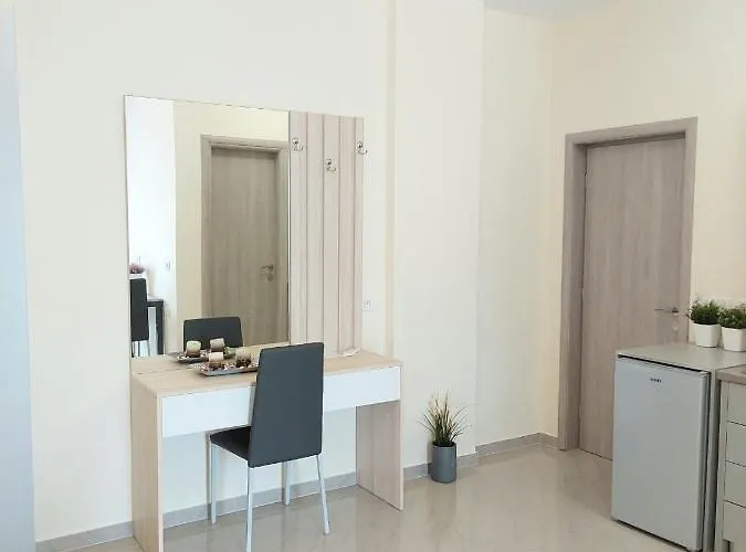 Elizabeth Aparthotel