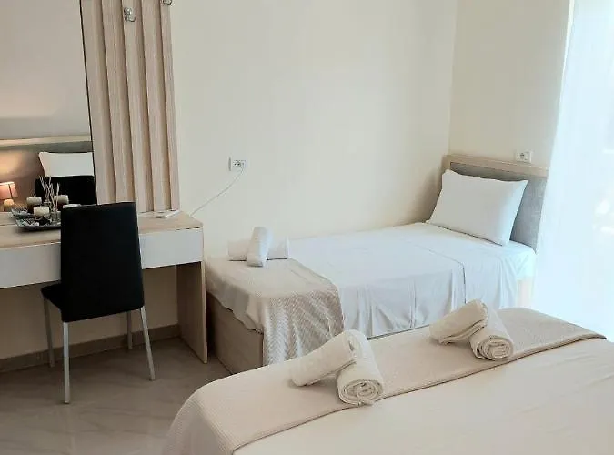 Elizabeth Aparthotel Himare