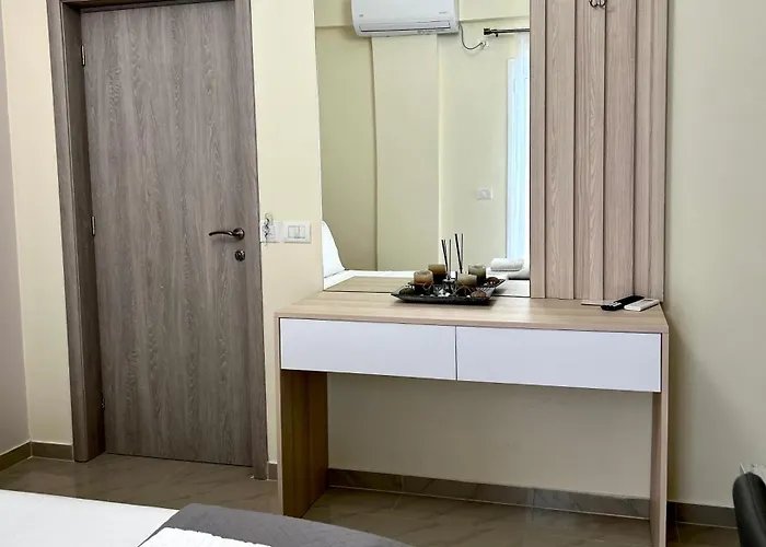 Elizabeth Aparthotel Himare