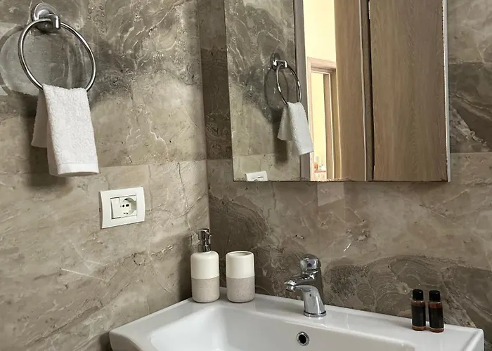 Elizabeth Aparthotel