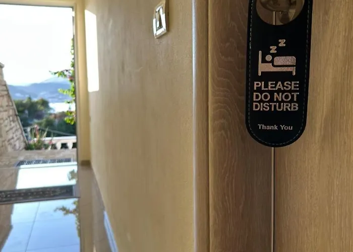 Elizabeth Aparthotel